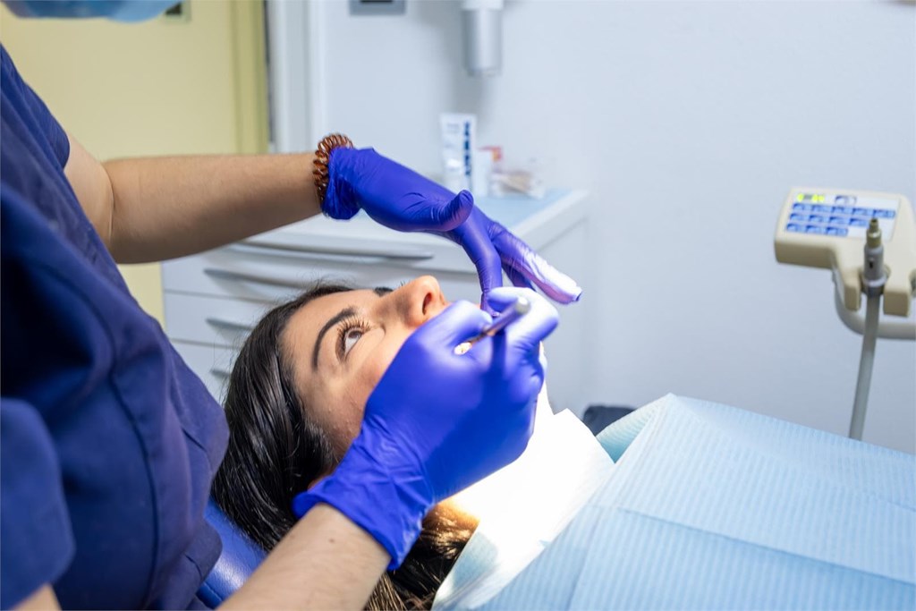 6 cosas que ocurren dentro de tu diente durante una endodoncia