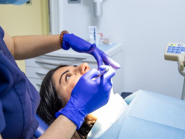 6 cosas que ocurren dentro de tu diente durante una endodoncia