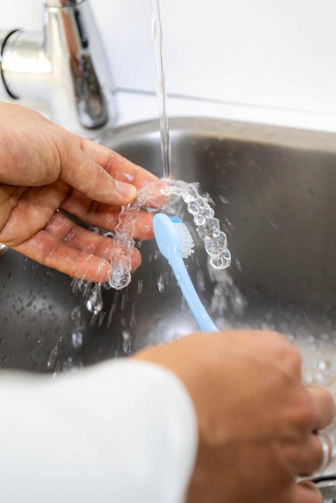 Cómo elegir el tipo de cepillo de dientes adecuado según tu salud dental