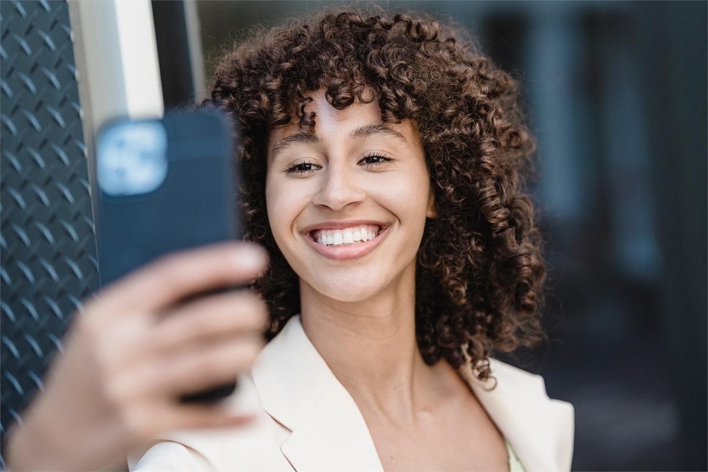 Diferencias y tipos de carillas dentales, ¿cuáles escoger?