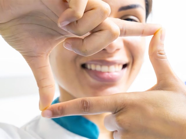 ¿El irrigador dental sustituye al hilo dental?