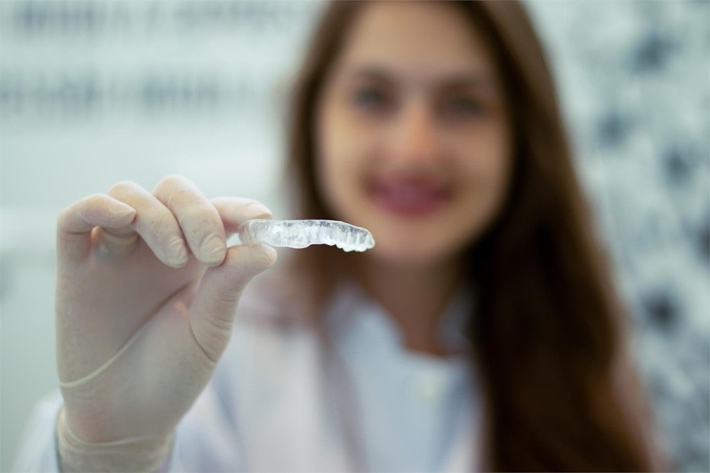 ¿La ortodoncia invisalign es apta para niños/as?