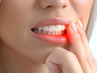 ¿Por qué me sangran las encías y cómo puedo prevenirlo?