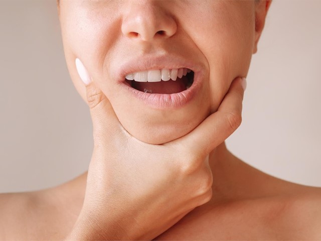 ¿Qué hacer si te duele un diente después de un empaste?