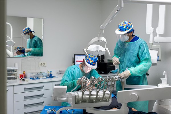 ¿Qué personas se pueden someter a un blanqueamiento dental?