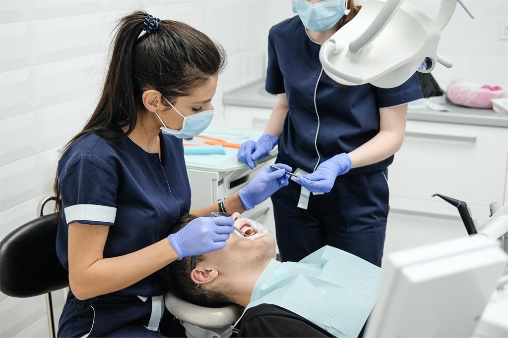 ¿Qué son los implantes dentales de carga inmediata? Conozca sus ventajas
